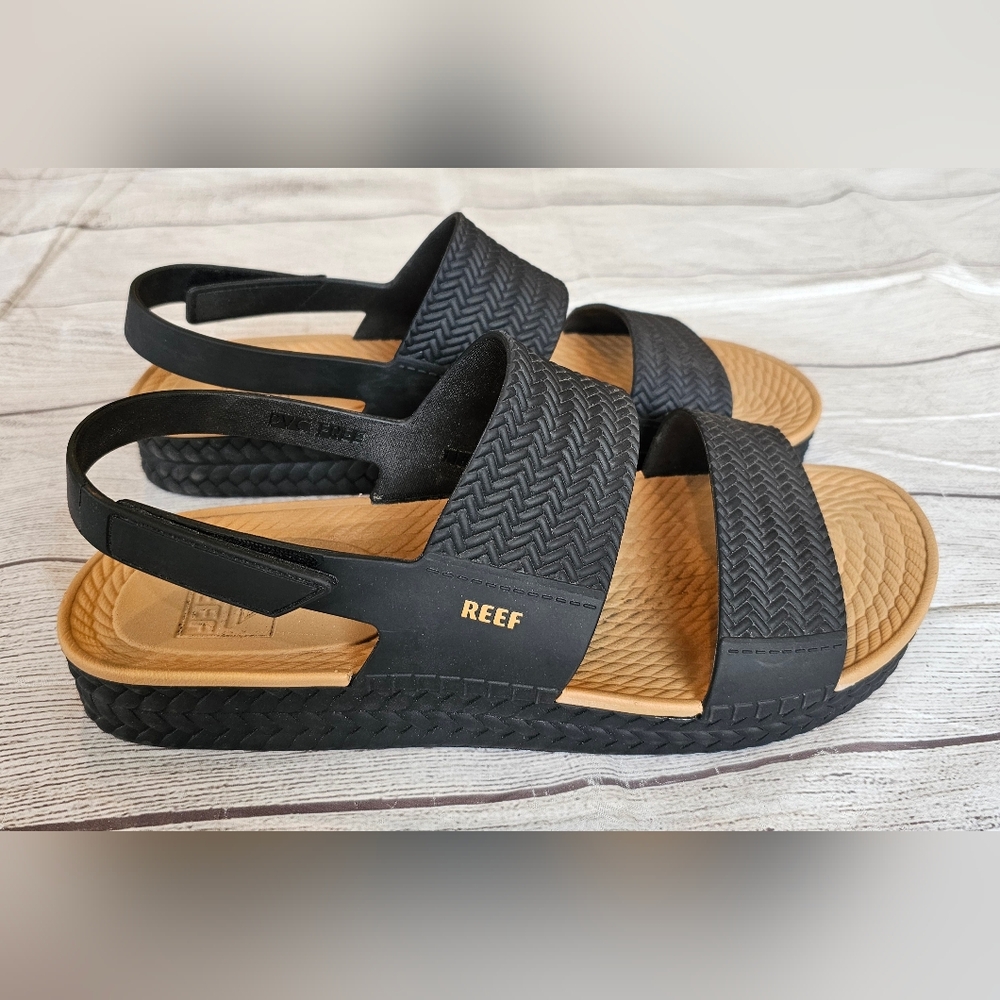 🌟SOLD🌟 Reef Women's Size 11 Water Vista Sandals With Heel Strap Outdoor Active - Picture 1 of 9